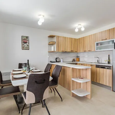 Luxurious Holiday In Privlaka With Jacuzzi * Privlaka (Zadar)